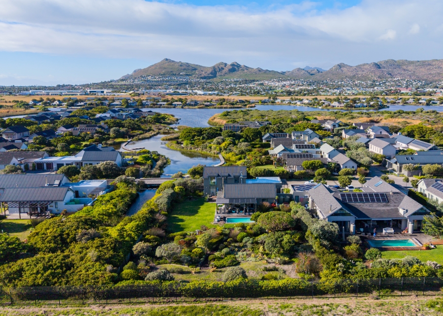 To Let 3 Bedroom Property for Rent in Lake Michelle Western Cape